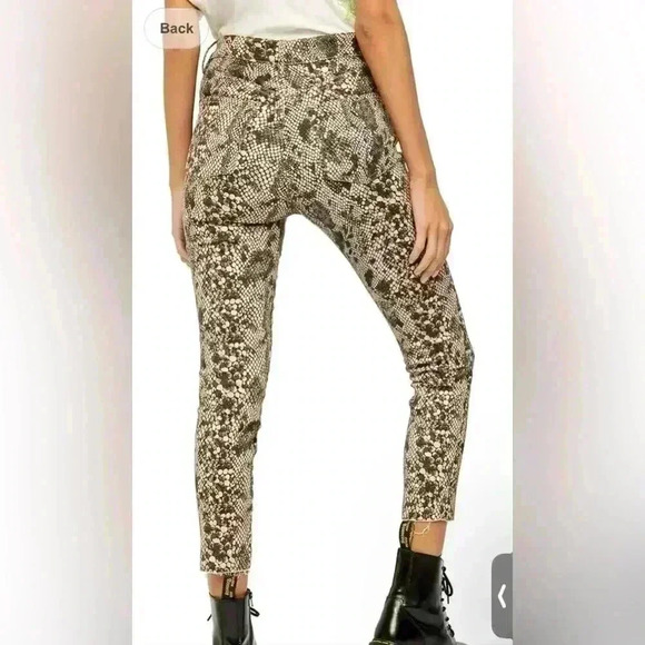 We the free snake print Jeggings size 30 - Picture 2 of 6